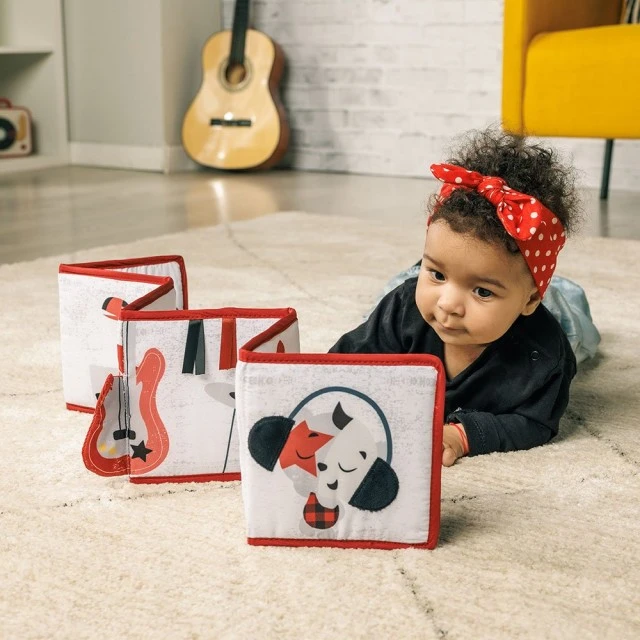 Мека двулицева текстилна книжка-обиколник TINY LOVE Double-sided First Book от серията Tiny Rockers, 0м+