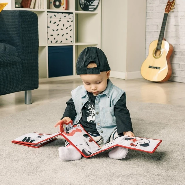 Мека двулицева текстилна книжка-обиколник TINY LOVE Double-sided First Book от серията Tiny Rockers, 0м+