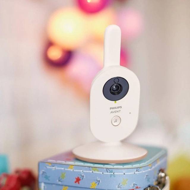 Digital video baby monitor Philips AVENT Advanced SCD881/26 with 2.8 colour screen, 2 x Zoom, night vision, two-way audio, 6 soothing melodies, Coral/Cream