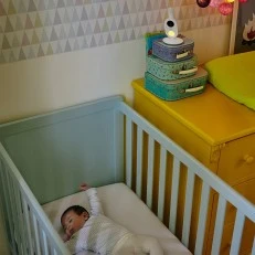 Digital video baby monitor Philips AVENT Premium SCD891/26 with 3.5" colour screen, night vision, two-way communication and thermometer