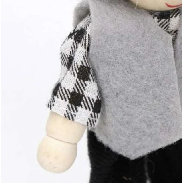 Small wooden children’s dolls for play - Family