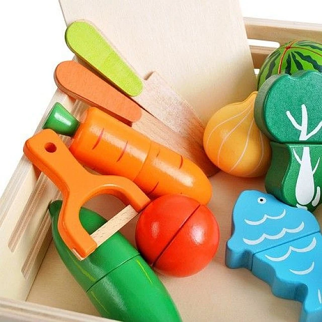 Wooden vegetable cutting board and accessories - 34 pieces - Kruzzel