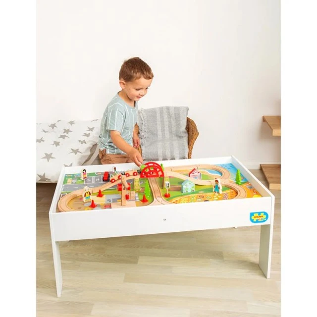 Train set with rails and table (50 pieces)