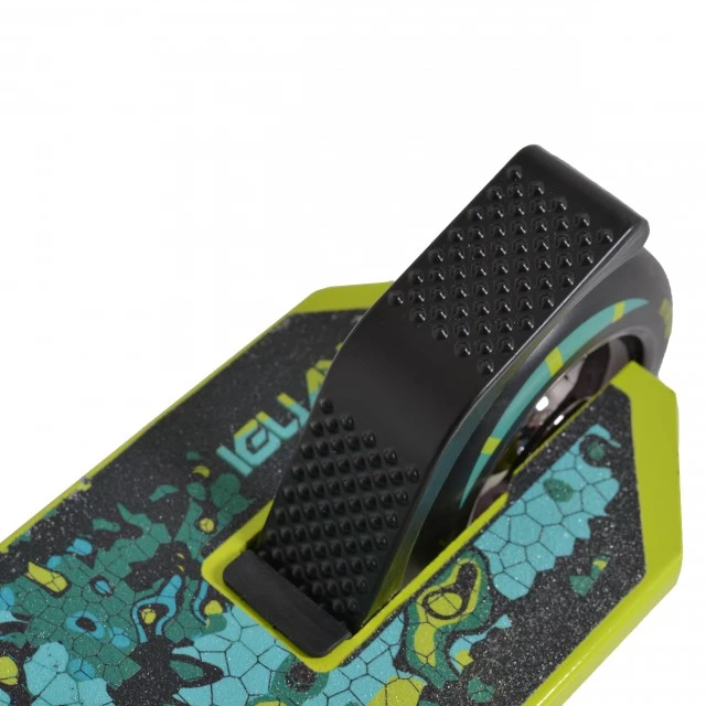 Stunt Iguana scooter