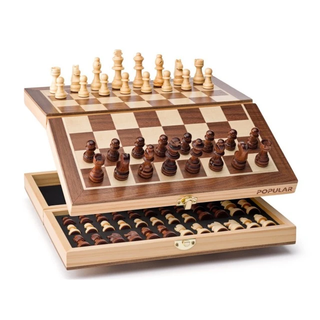 Magnetic Chess Age: 5+