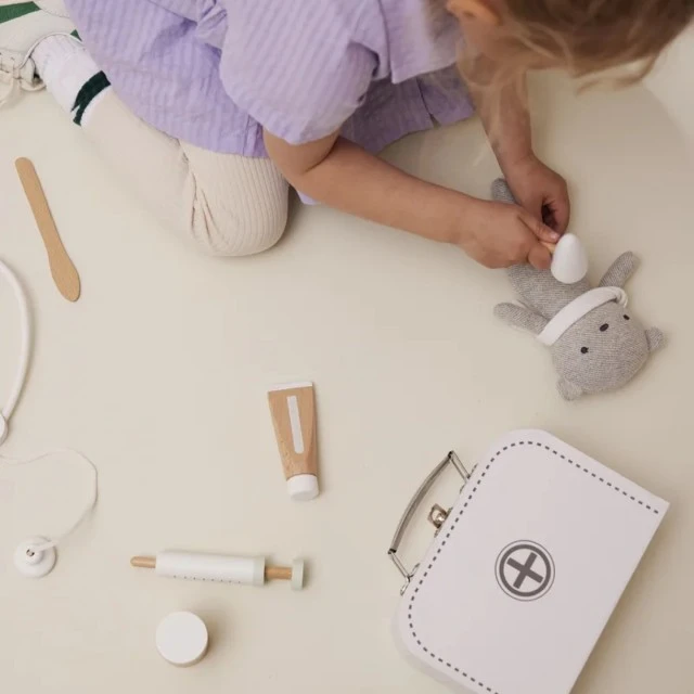 Докторски комплект за деца в куфарче Swedish Design
Възраст: 2+