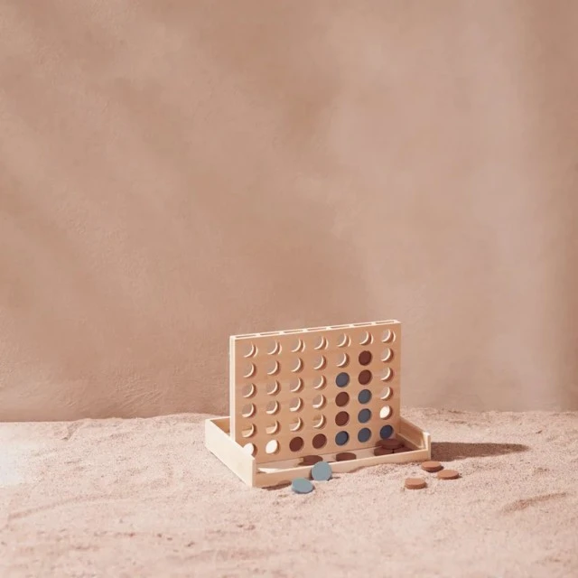 Дървена игра Бикове и крави Swedish Design
Възраст: 3+
