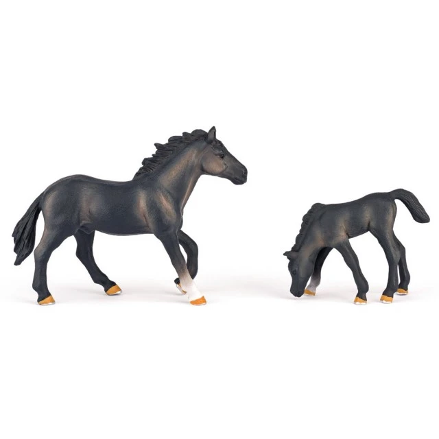 Horse farm with horses and accessories, 25 pieces Age: 3+ Number of pieces: 25