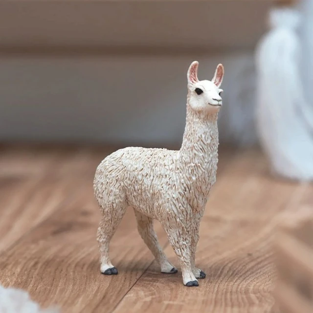 Фигурка Лама, Schleich Възраст: 3+
Размер: 7.2х3х9.6 см