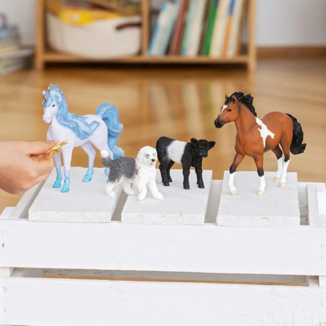 Фигурка Куче Английска овчарка, Schleich Възраст: 3+
Размер: 7.7х5.7х2.5 см