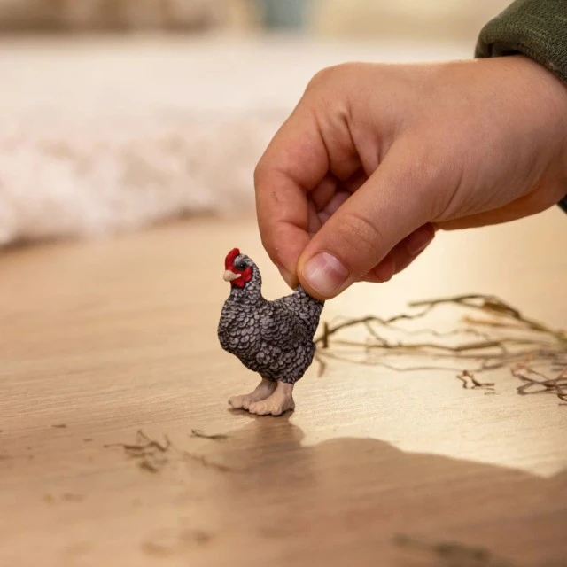 Plymouth Rock Hen Figurine, Schleich Age: 3+ Size: 3.5x2.3x4.4 cm