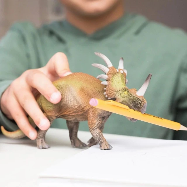 Фигурка Динозавър, Schleich Възраст: 3+
Размер: 19.3х5.6х10.3 см