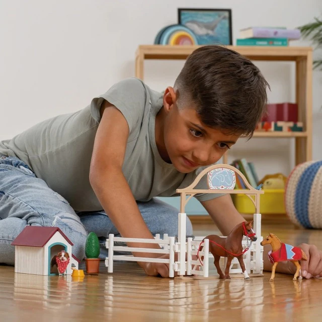 Set Hannah’s Visiting Horses with Ruby the Dog, Schleich Age: 3+ Number of pieces: 33 pieces
