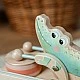 Дървена играчка за дърпане Крокодил с барабан Възраст: 1+