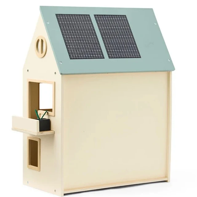 Дървена къща за кукли с мебели Swedish Design
Възраст: 2+
Размер: 45x26x61 см