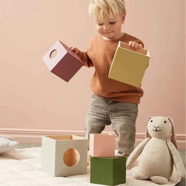 Дървени кубчета за подреждане Swedish Design
Възраст: 1+