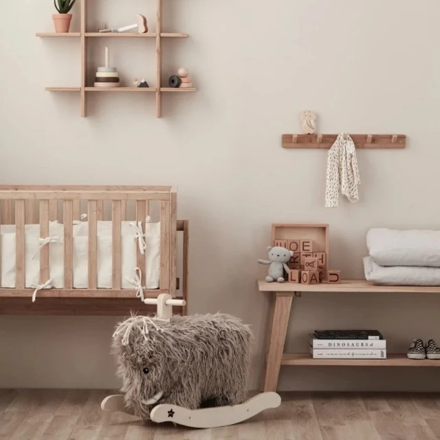 Люлееща се играчка Мамут Swedish Design
Възраст: 1+
Размер: 60х30х47см