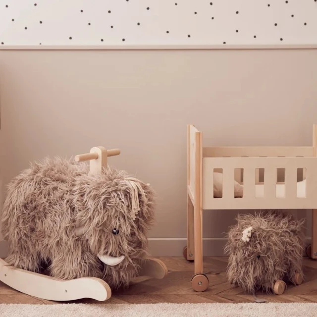 Люлееща се играчка Мамут Swedish Design
Възраст: 1+
Размер: 60х30х47см