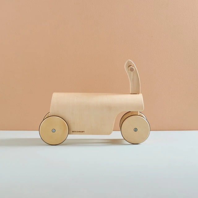 Дървена количка за малки състезатели Swedish Design
Възраст: 1+