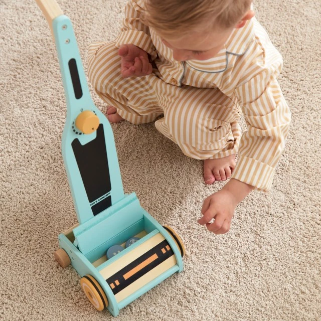 Дървена играчка Прахосмукачка Swedish Design 
Възраст: 3+