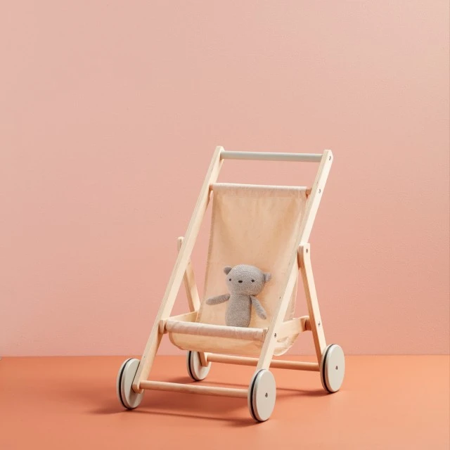 Дървена количка за кукли Summer Swedish Design
Възраст: 3+