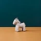 Плюшена играчка Кончето Сам Swedish Design
Възраст: 0+