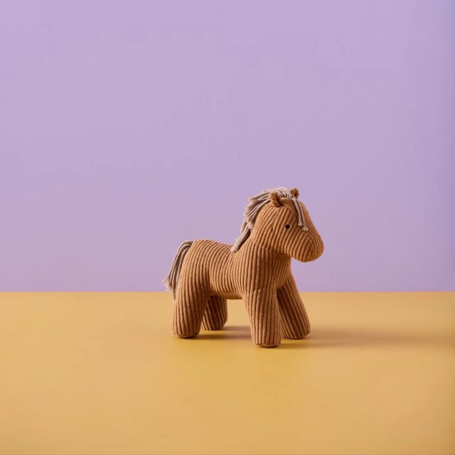 Плюшена играчка Кончето Вера Swedish Design
Възраст: 0+
