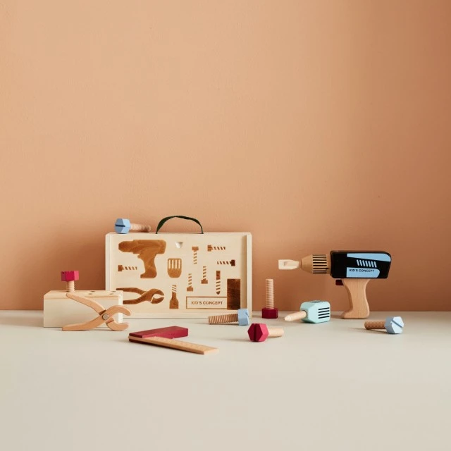 Дървен комплект Куфар с инструменти Swedish Design
Възраст: 3+
Размер: 29.5х9х8.5 см
