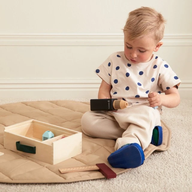 Дървен комплект Куфар с инструменти Swedish Design
Възраст: 3+
Размер: 29.5х9х8.5 см