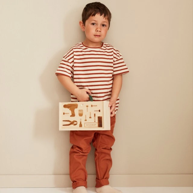 Дървен комплект Куфар с инструменти Swedish Design
Възраст: 3+
Размер: 29.5х9х8.5 см