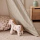 Плюшена играчка Кончето Доти Swedish Design
Възраст: 0+