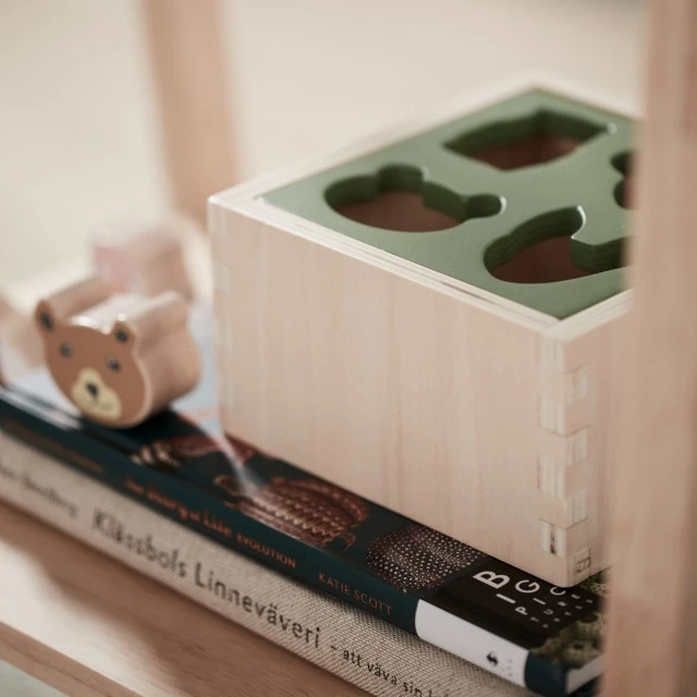 Wooden box - sorter Wild animals Swedish Design Age: 1+ Size: 15 x 15 x 8.3 cm