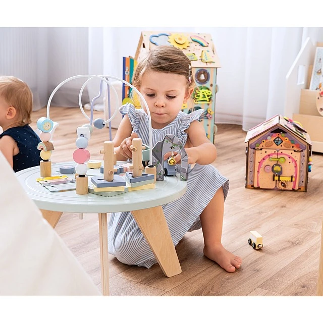 Multifunctional activity table Age: 1+