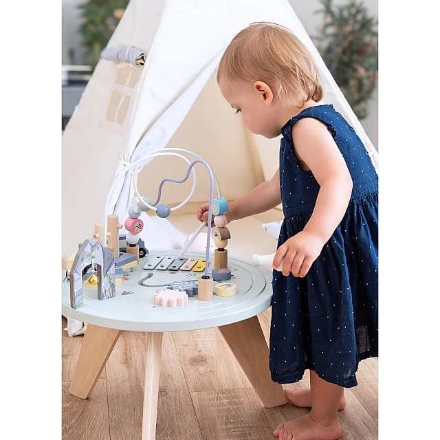 Multifunctional activity table Age: 1+