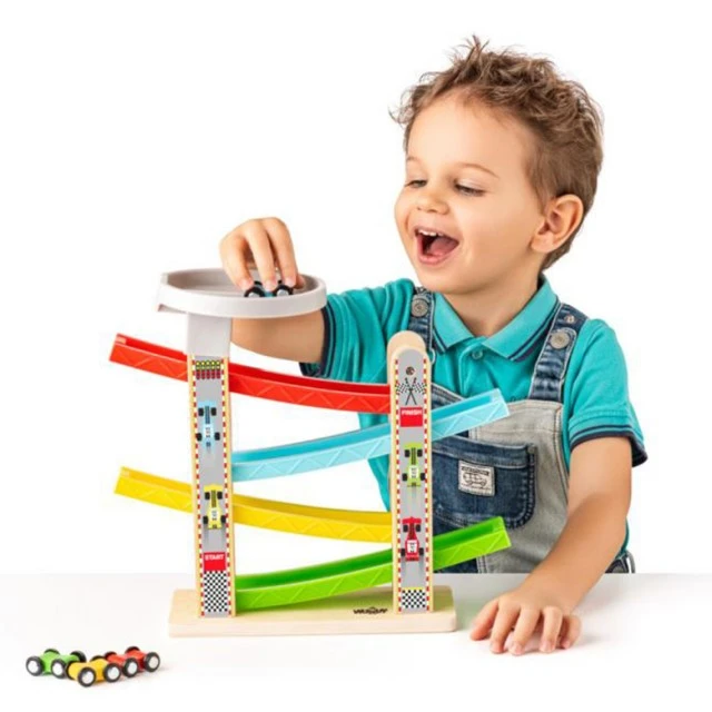 Wooden roller with platform Age: 2+ Size: 31.6x14x27 cm