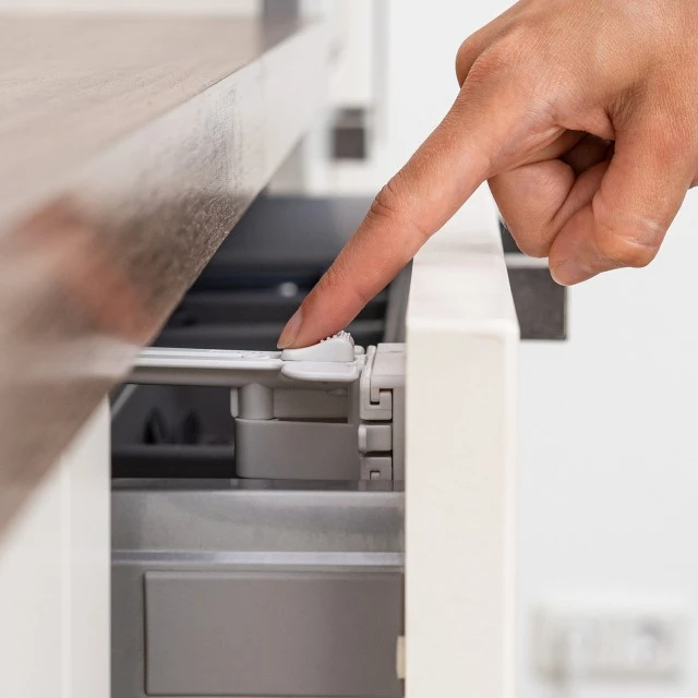 71090 Reer drawer lock