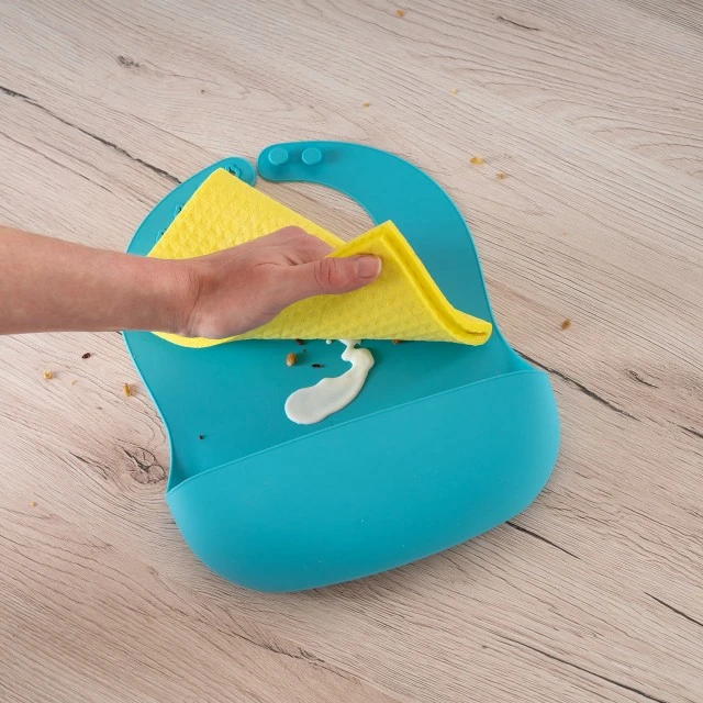25033 Reer silicone bib blue
