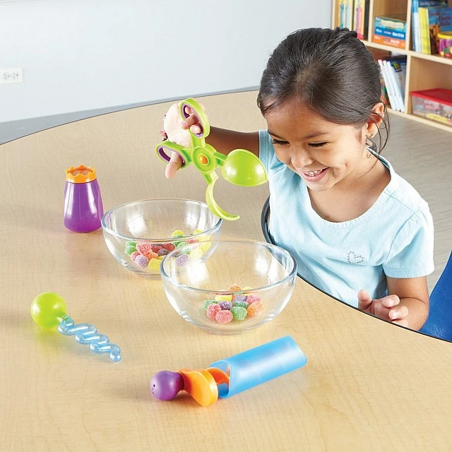 Learning Resources Stem Kit - Helping Hands