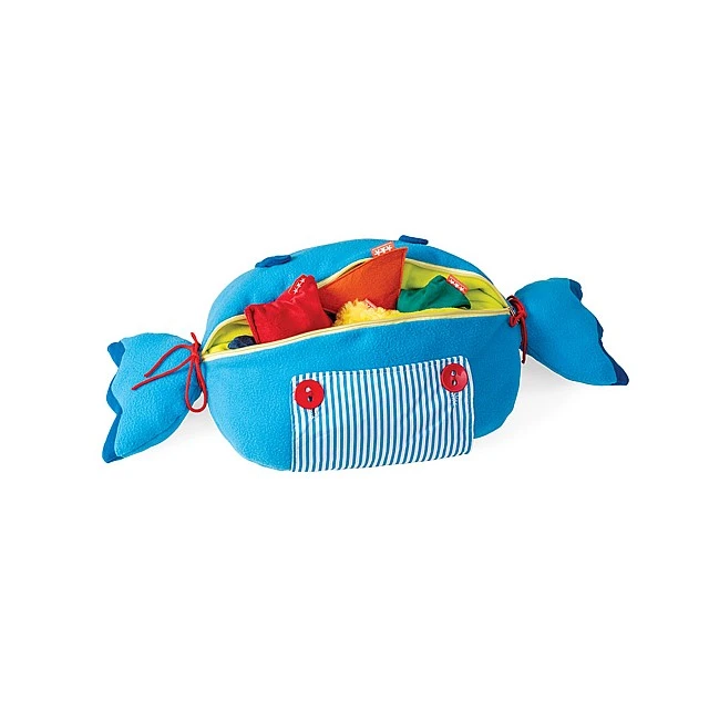 Nowa Szkola Pillow candy, with accessories