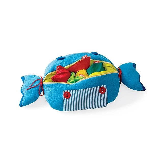 Nowa Szkola Pillow candy, with accessories