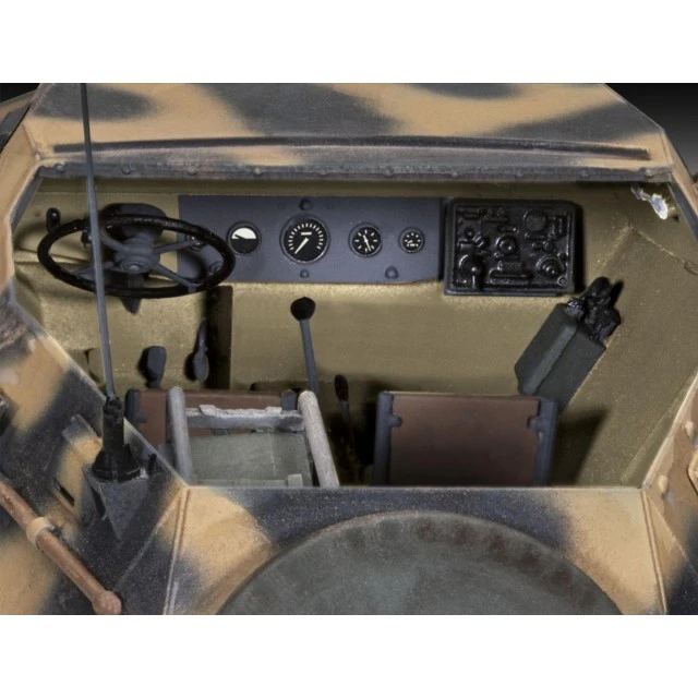 Сглобяем модел Германска командна бронирана машина Sd.Kfz.247 Ausf.B, 247 части