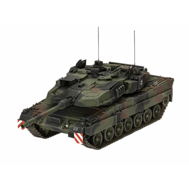 Assembly model, Revell, Leopard 2A7A1 Tank, 250 parts