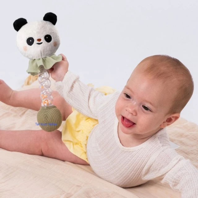 Бебешка мека дрънкалка на стик, Taf Toys, Панда Памела, 20 см