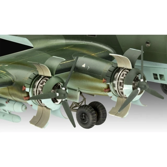 Сглобяем модел, Revell, Самолет Focke-Wulf Fw 200 C-5/C-8, 240 части