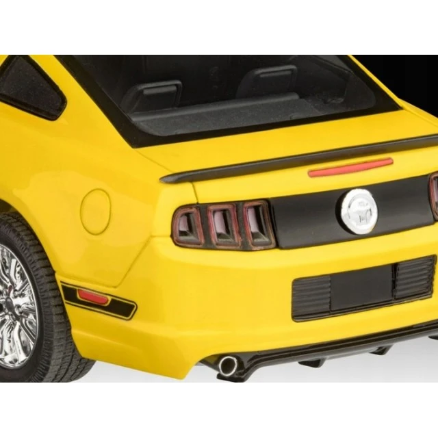 Комплект сглобяем модел Автомобил Ford Mustang Boss 302, 128 части