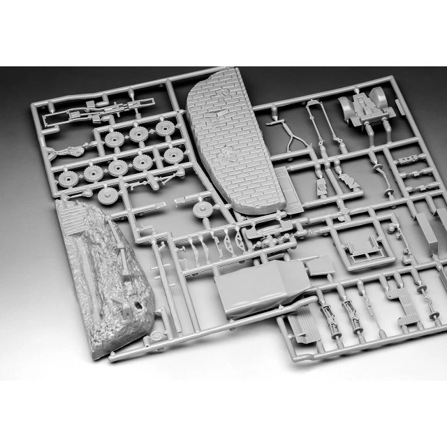 Assembled model Krupp Protze KFZ 69 with 3.7cm Pak, 61 parts