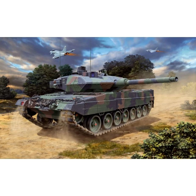 Assembly model, Revell, Leopard 2A6-A6M tank, 168 parts