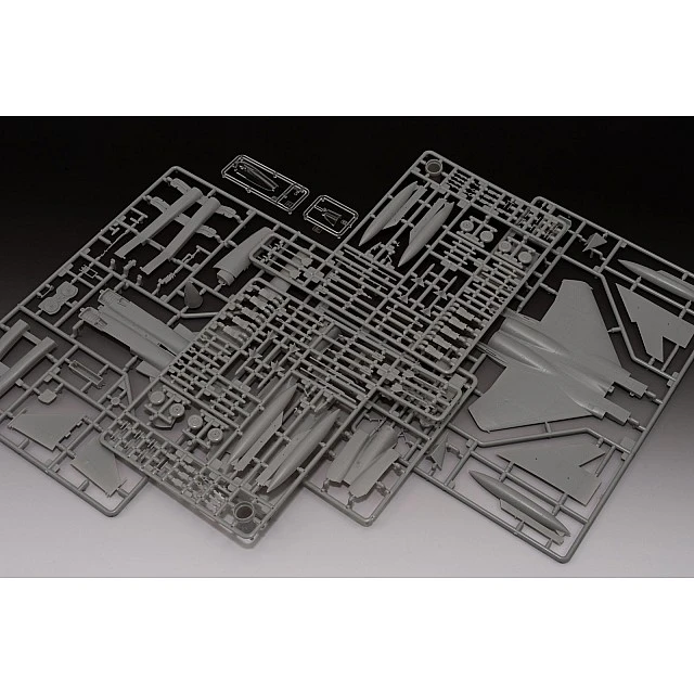Assembly model, Revell, Boeing F-15C Eagle fighter, 200 parts