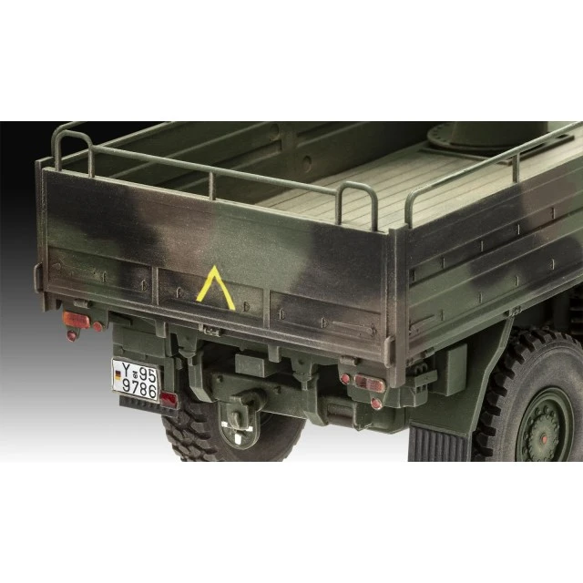 Assembly model, Revell, Military truck MAN 10t Milgl.8x8, 245 parts