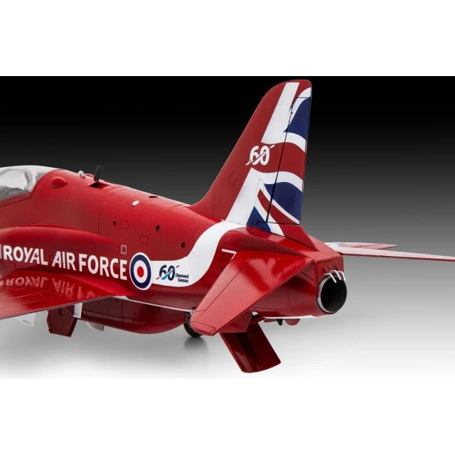 Сглобяем модел, Revell, Изтребител BAe Hawk T.1A RAF Red Arrows, 170 части